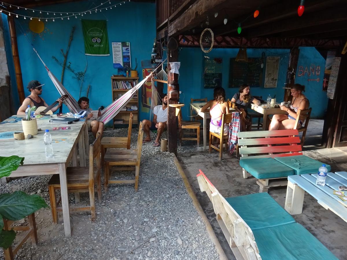 Hostal Moai Montañita Extérieur photo