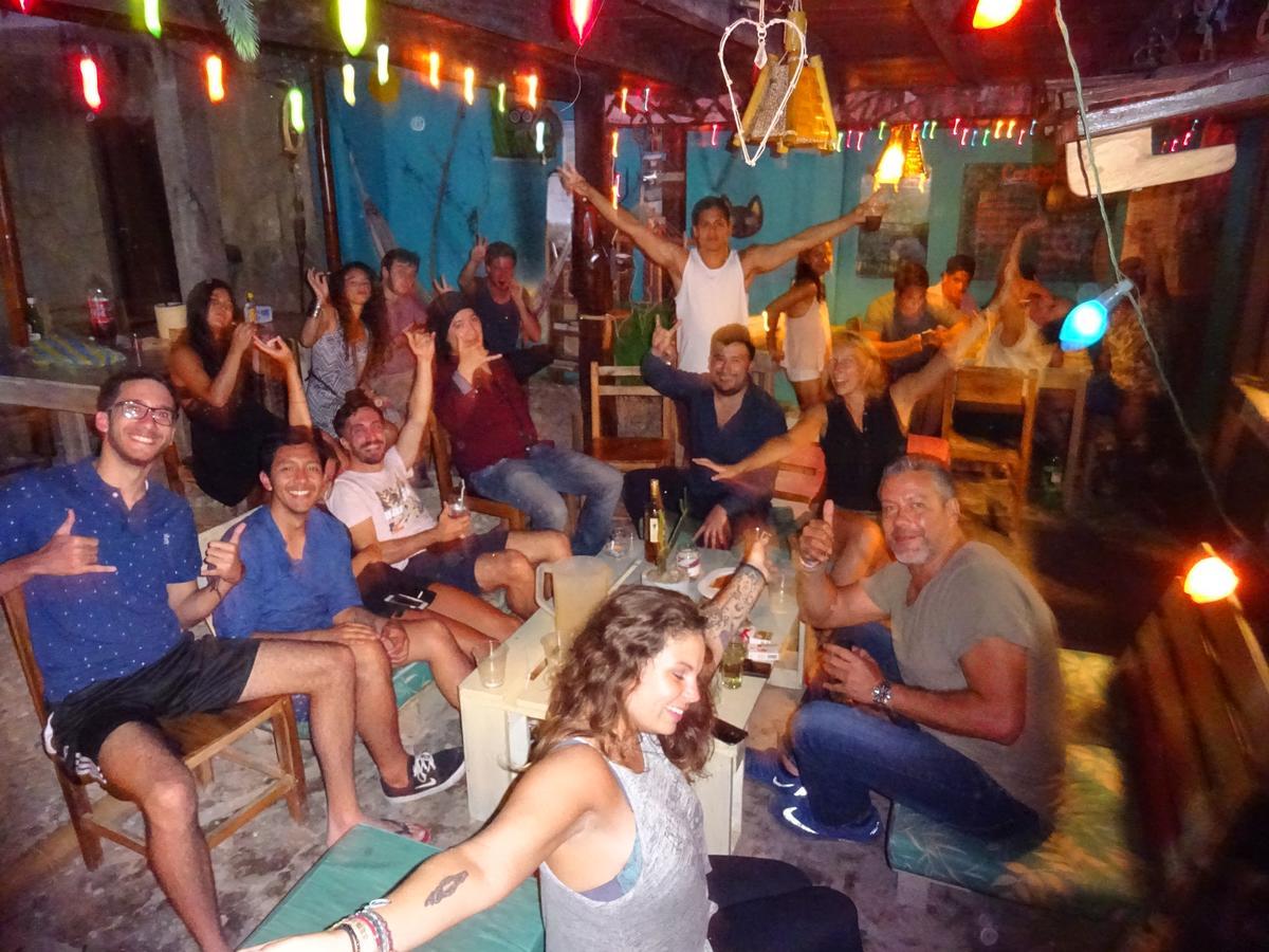 Hostal Moai Montañita Extérieur photo